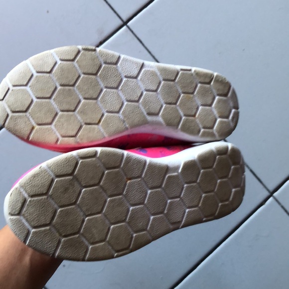 Light up Minnie sneakers. Size 11 - Picture 3 of 5